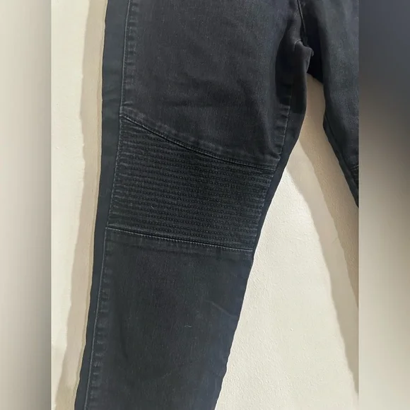 Women's Black Jeans - Picture 3 of 6